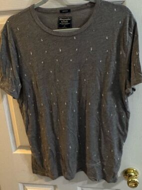 Abercrombie & Fitch Gray Short-Sleeve Tee with Tiny White Dot Detail